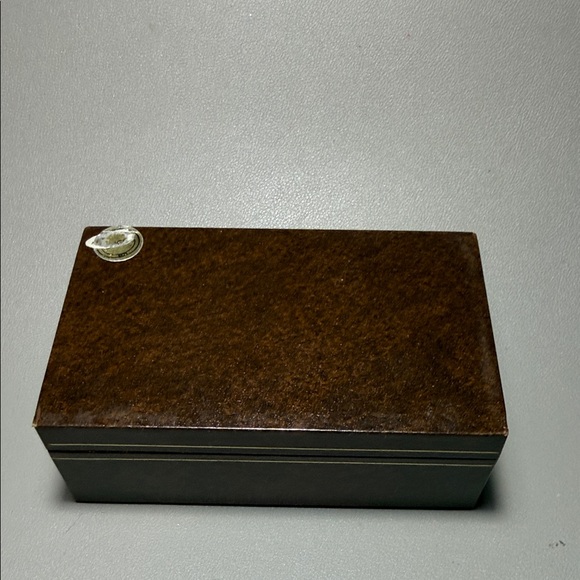 Vintage Gucci Gold Watch with Colorful Bezels - Picture 14 of 15